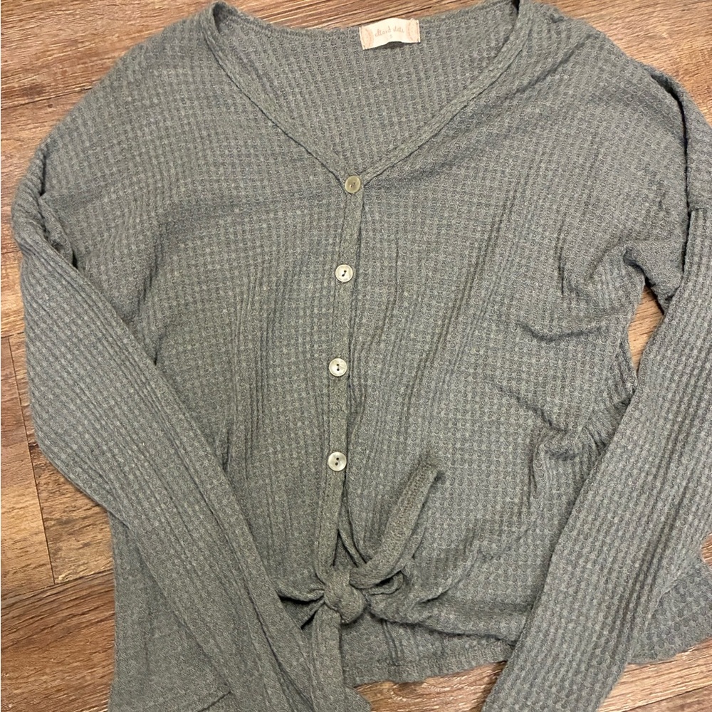 Women's Gray Altar’d State Button-Up Top